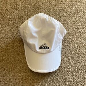 SOLD‼️ adidas Aeroready running hat